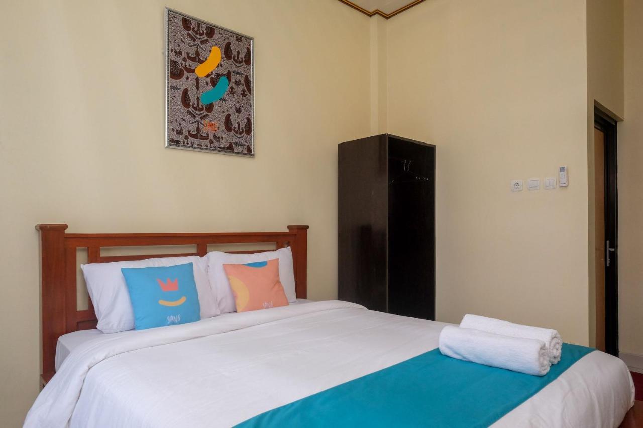 Sans Hotel Kumbang Yogyakarta By Reddoorz Eksteriør bilde