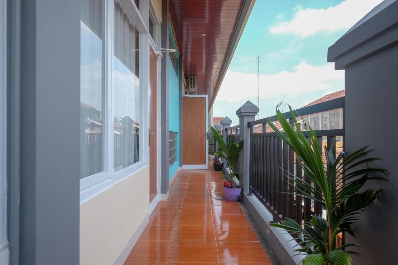 Sans Hotel Kumbang Yogyakarta By Reddoorz Eksteriør bilde