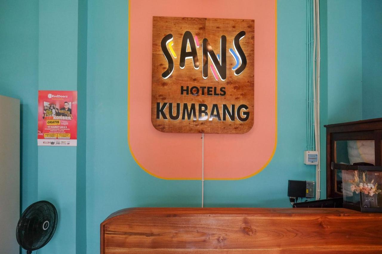 Sans Hotel Kumbang Yogyakarta By Reddoorz Eksteriør bilde