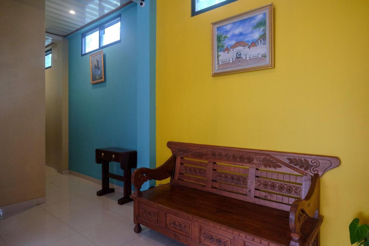 Sans Hotel Kumbang Yogyakarta By Reddoorz Eksteriør bilde